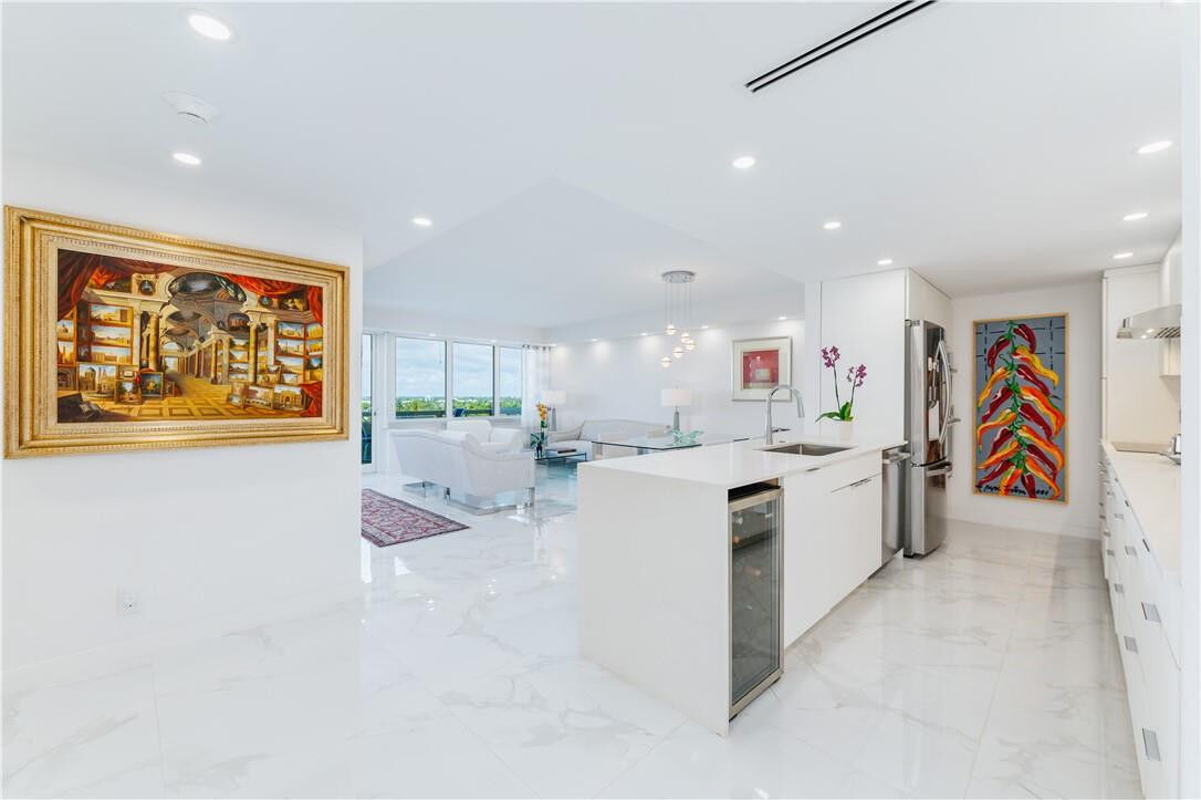 Property Photo:  3200 NE 36th Street 1005  FL 33308 