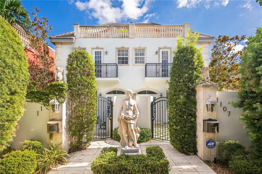 Property Photo:  1107 NE 2nd Street  FL 33301 