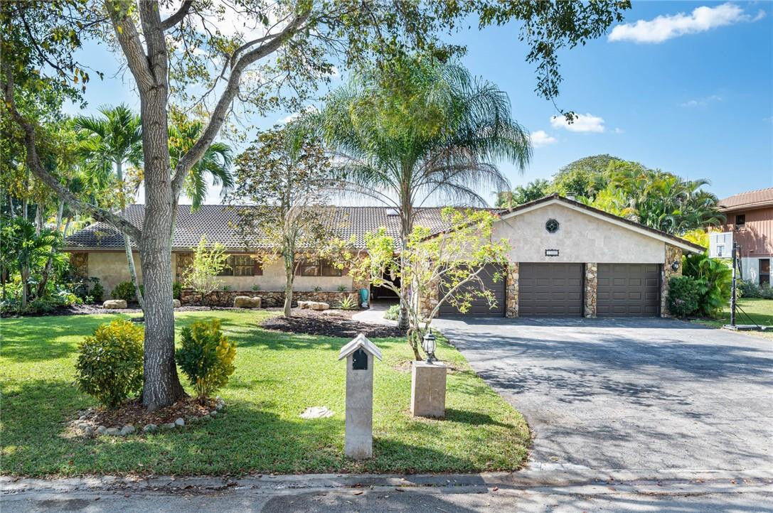 Property Photo: 11060 NW 24th Street FL 33065