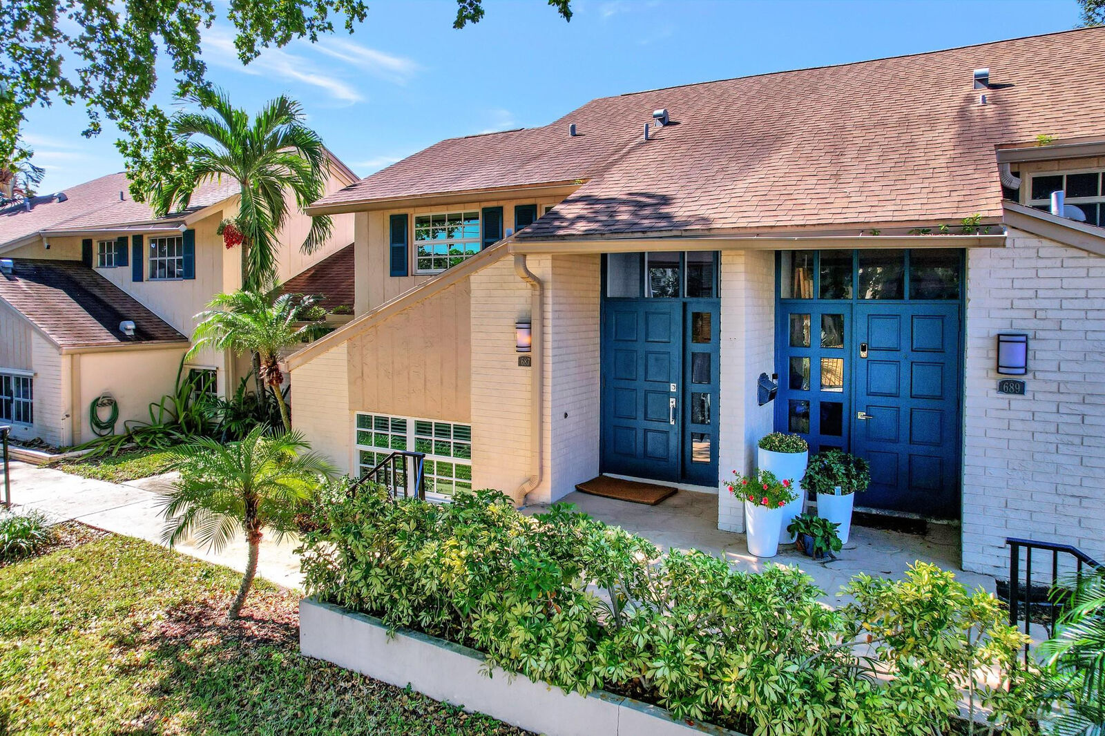 Property Photo:  687 Kensington Place 104-D  FL 33305 