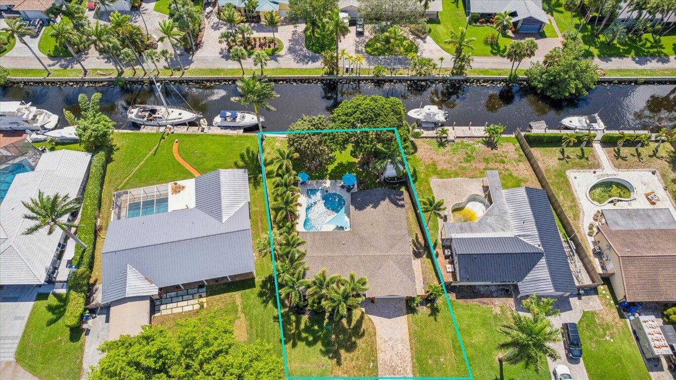 Property Photo:  2365 SW 27th Terrace  FL 33312 