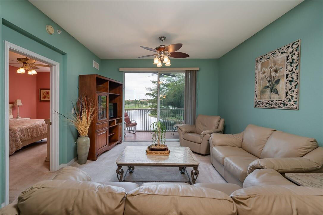 Property Photo: 7725 Yardley Drive 211 FL 33321