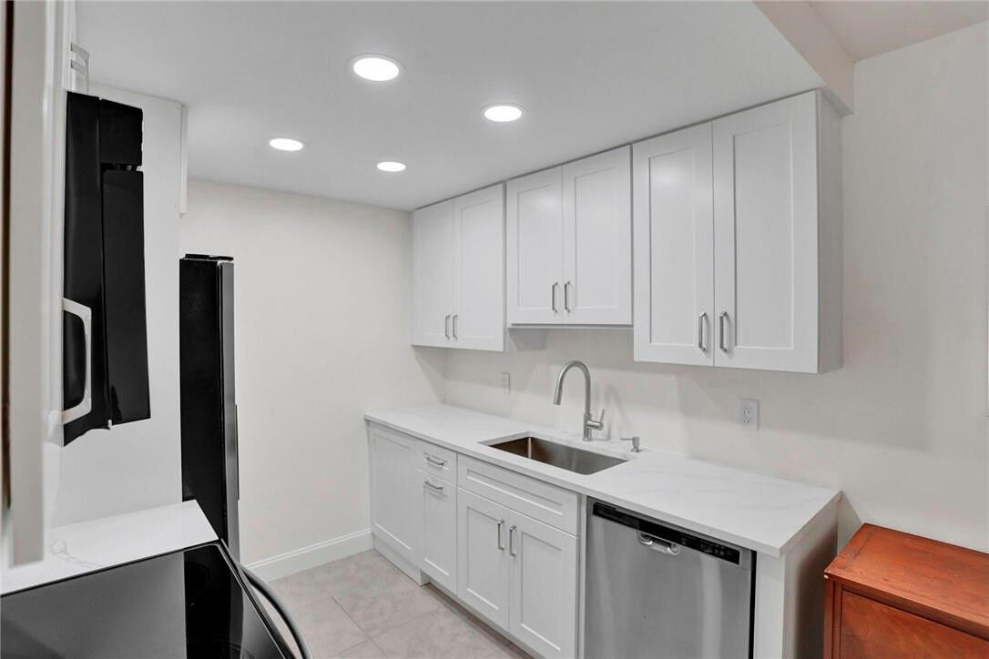 Property Photo: 2404 Antigua Circle G1 FL 33066