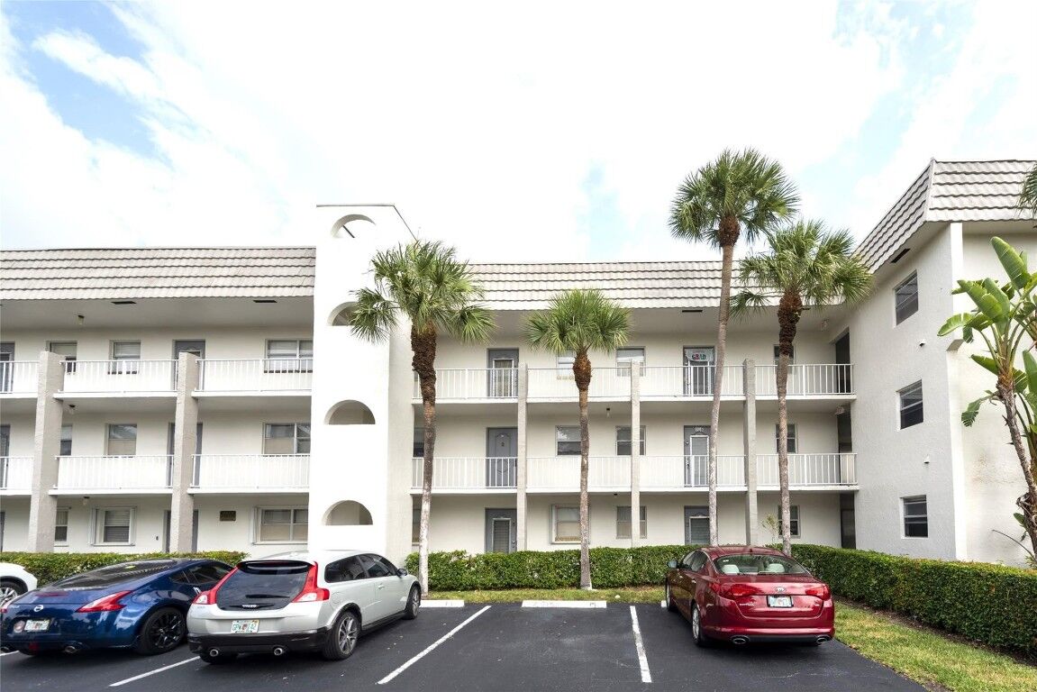 Property Photo:  8460 Sunrise Lakes Boulevard 206  FL 33322 