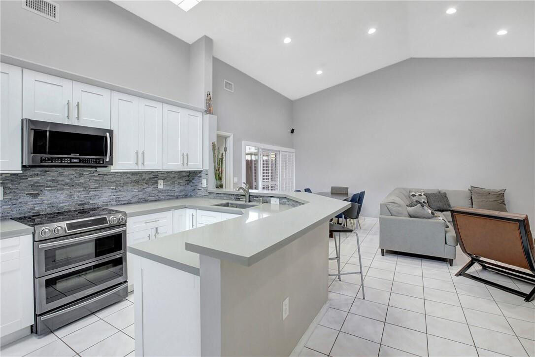 Property Photo:  208 SW 159th Way  FL 33326 