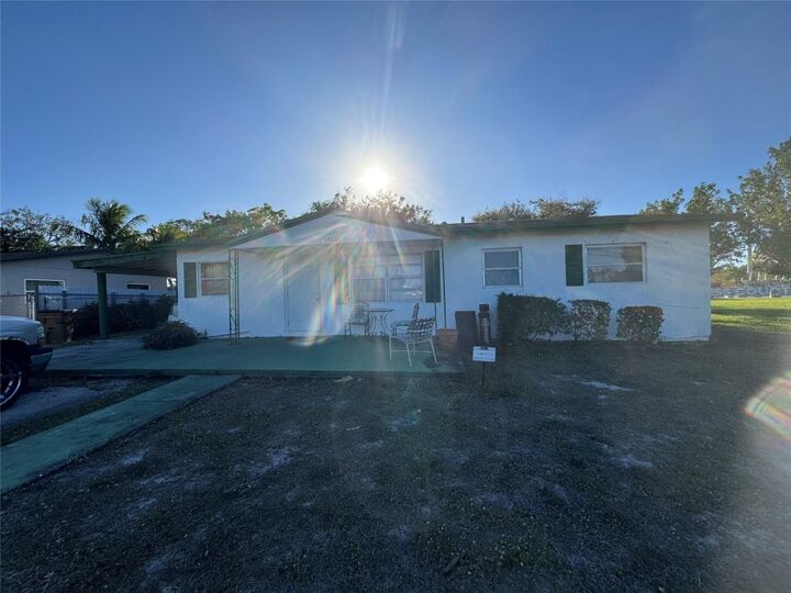 Property Photo:  1041 SW 4th Terrace  FL 33441 