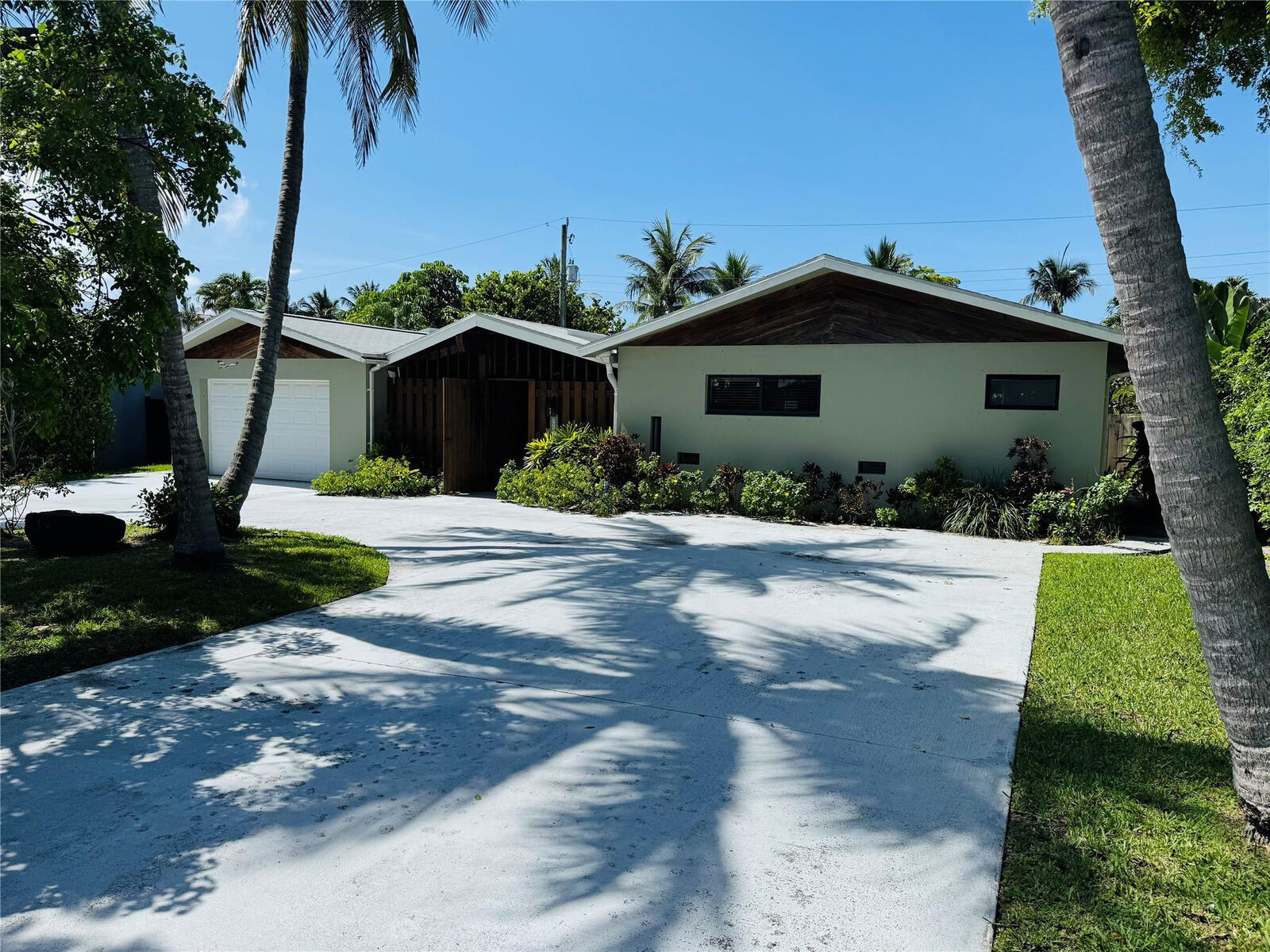 Property Photo:  3416 Norfolk Street  FL 33062 