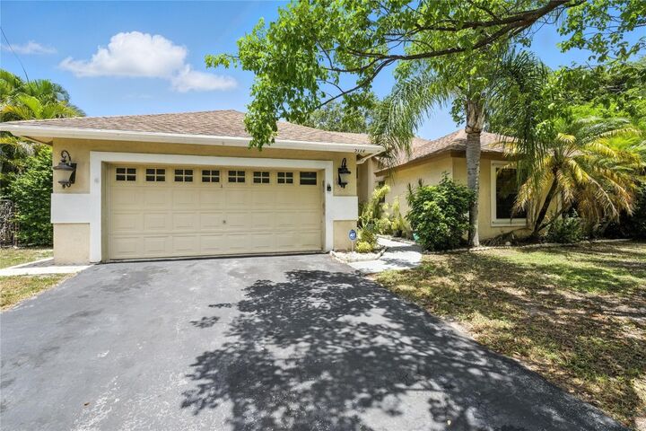 Property Photo: 5172 NW 53rd Avenue FL 33073