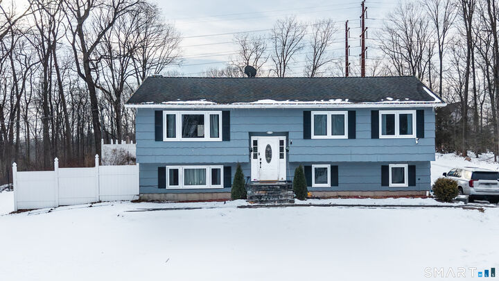 Property Photo:  6 Chaucer Drive  CT 06484 