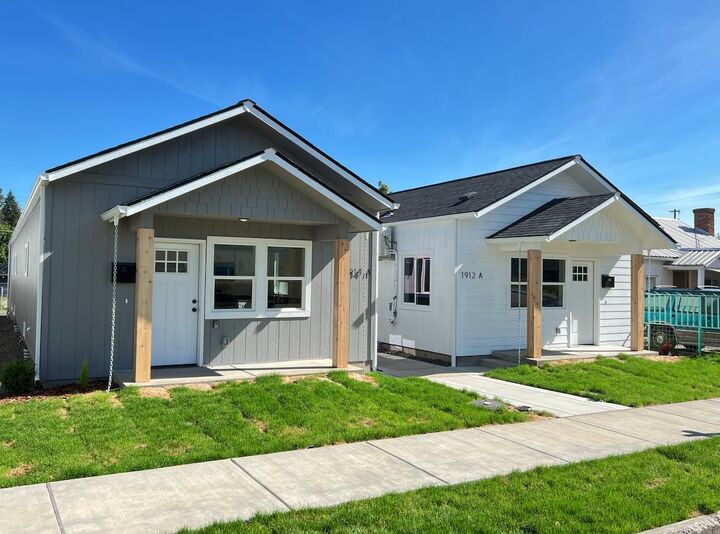 Property Photo:  1912 W Buckeye Ave 1914 Units A &Amp B  WA 99205 