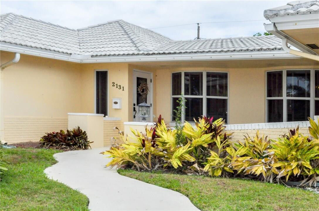 Property Photo: 2131 NE 56th Place FL 33308