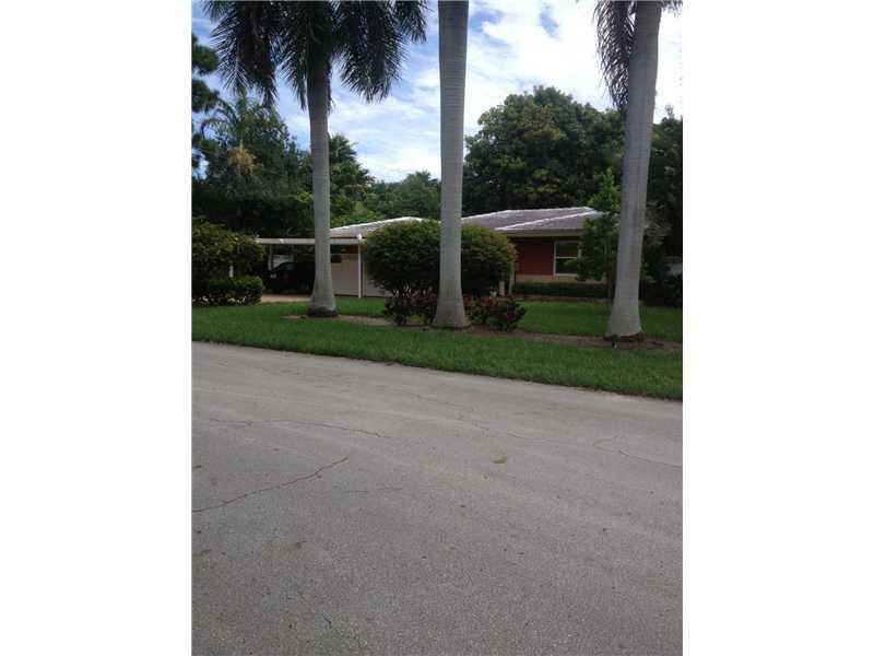 Property Photo:  2816 NE Av  FL 33334 
