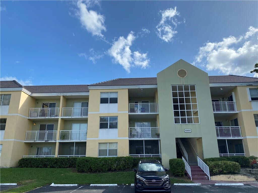 Property Photo: 8560 SW 212th Street 202 FL 33189