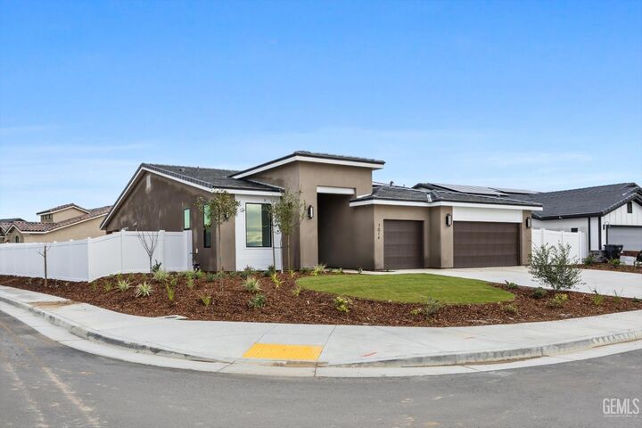 Property Photo:  7014 Orchard View Drive  CA 93314 