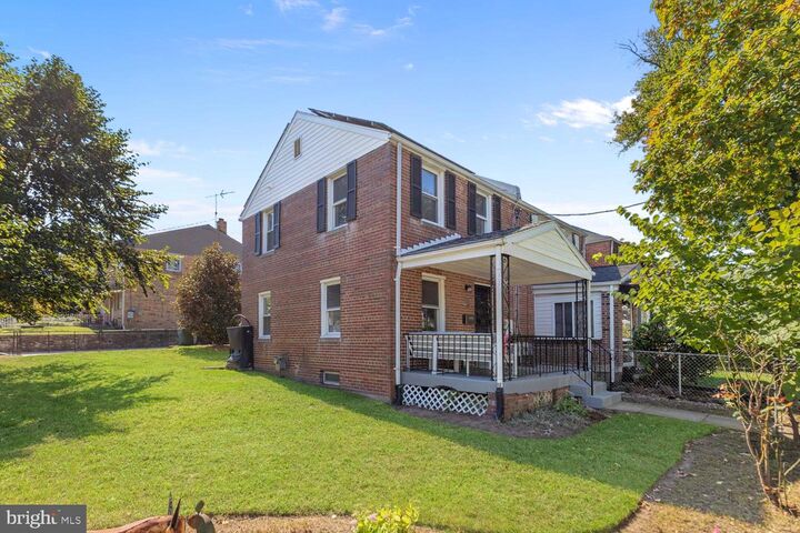 Property Photo:  735 Emerson Street NE  DC 20017 