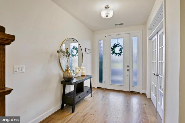 Property Photo:  20305 Savin Hill Drive  VA 20147 