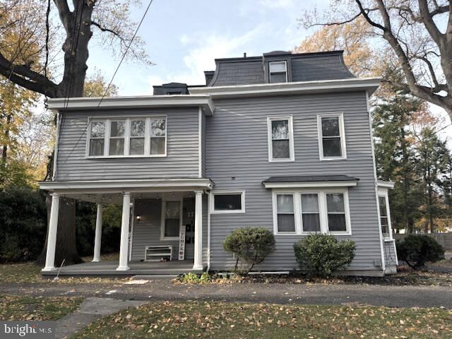Property Photo:  117 E Walnut Avenue B  NJ 08109 