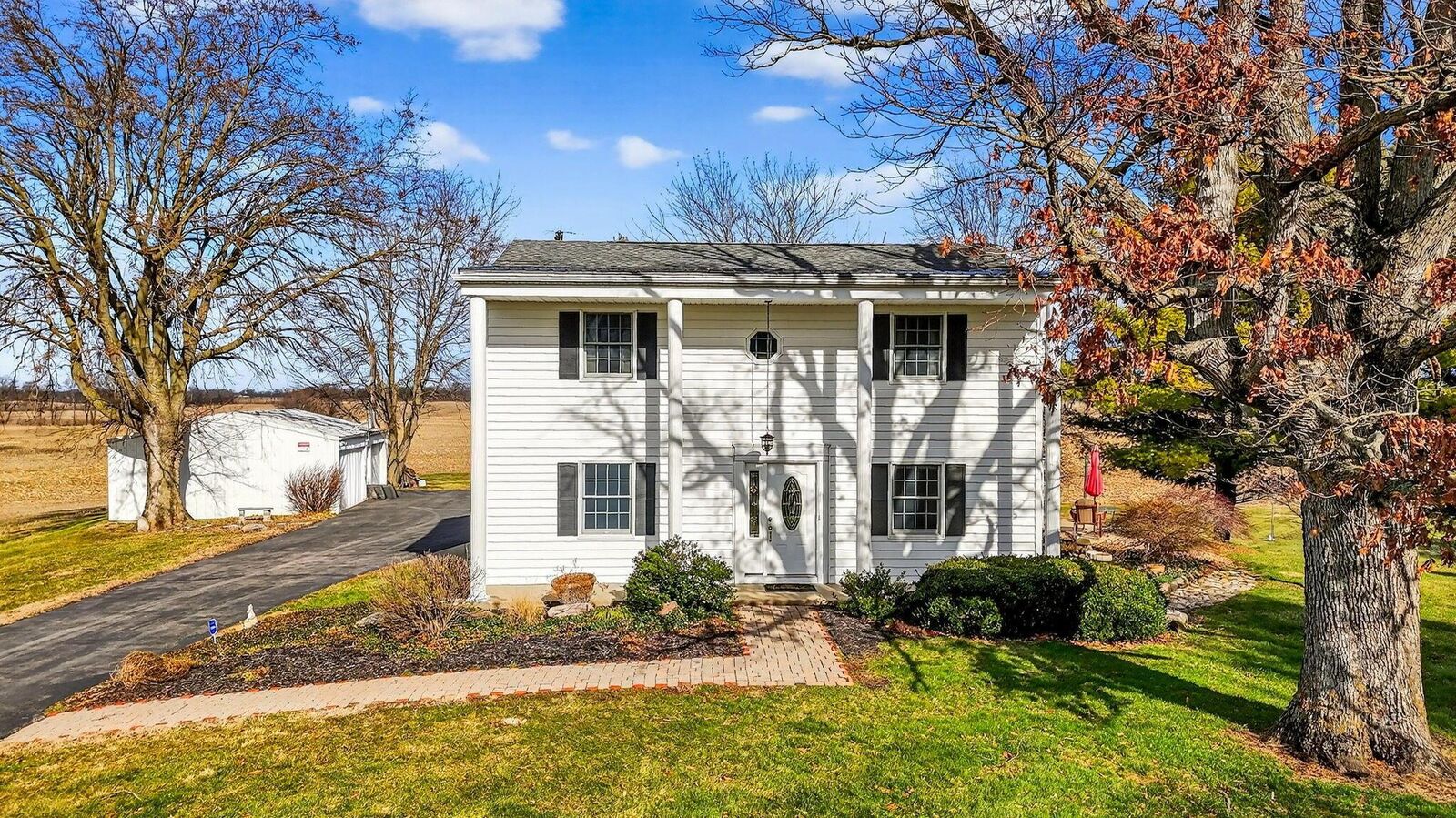 Property Photo: 19590 Florence Chapel Pike OH 43113