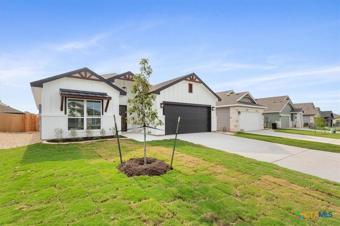 Property Photo: 2221 Bigtooth Maple Road TX 76502