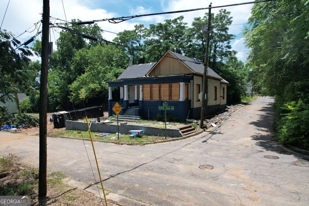 Property Photo:  1812 5th Avenue W  GA 31201 
