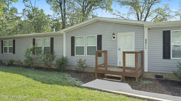 Property Photo: 6811 Memory Ln KY 40258