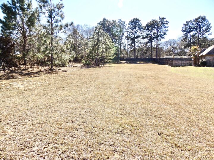 Property Photo:  33 W Chanticleer Dr.  MS 39402 