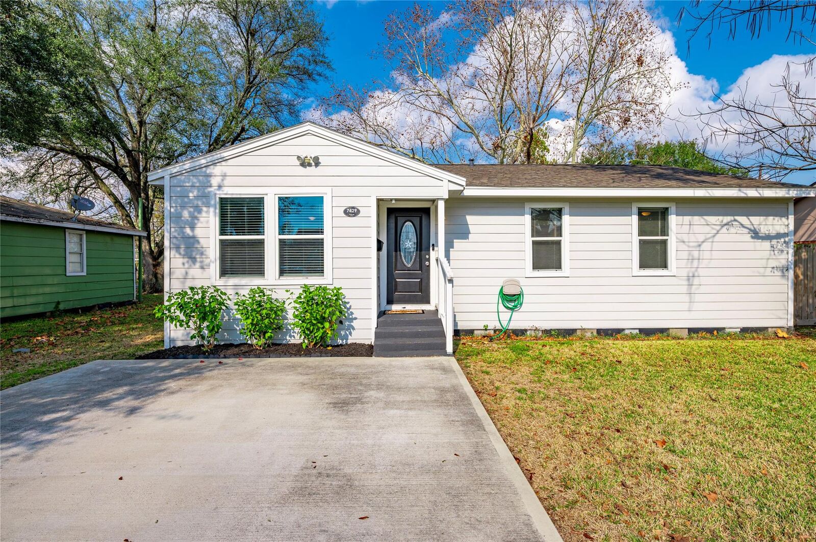 Property Photo:  7429 Valeda Drive  TX 77536 