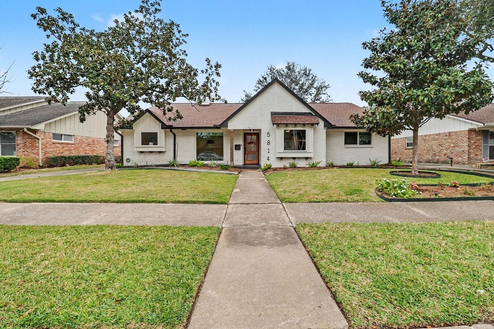 Property Photo:  5814 Braesheather Drive  TX 77096 