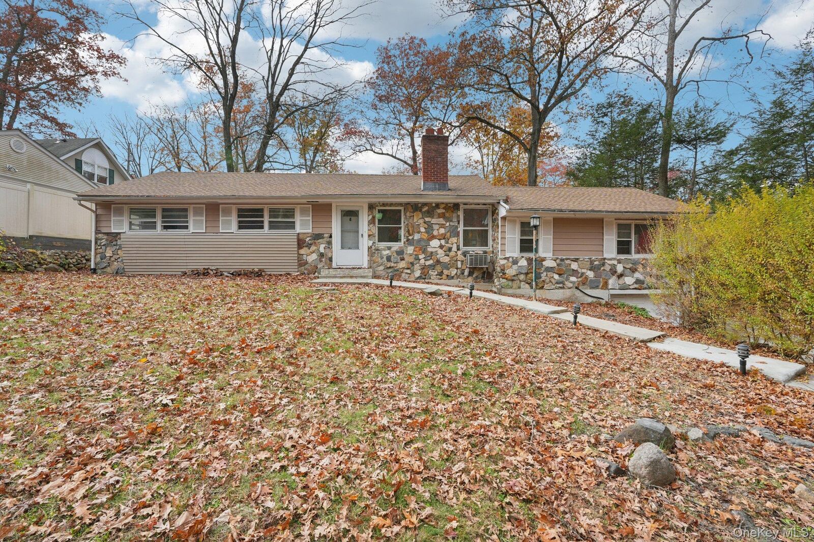 Property Photo:  4 Council Crest Road  NY 10974 