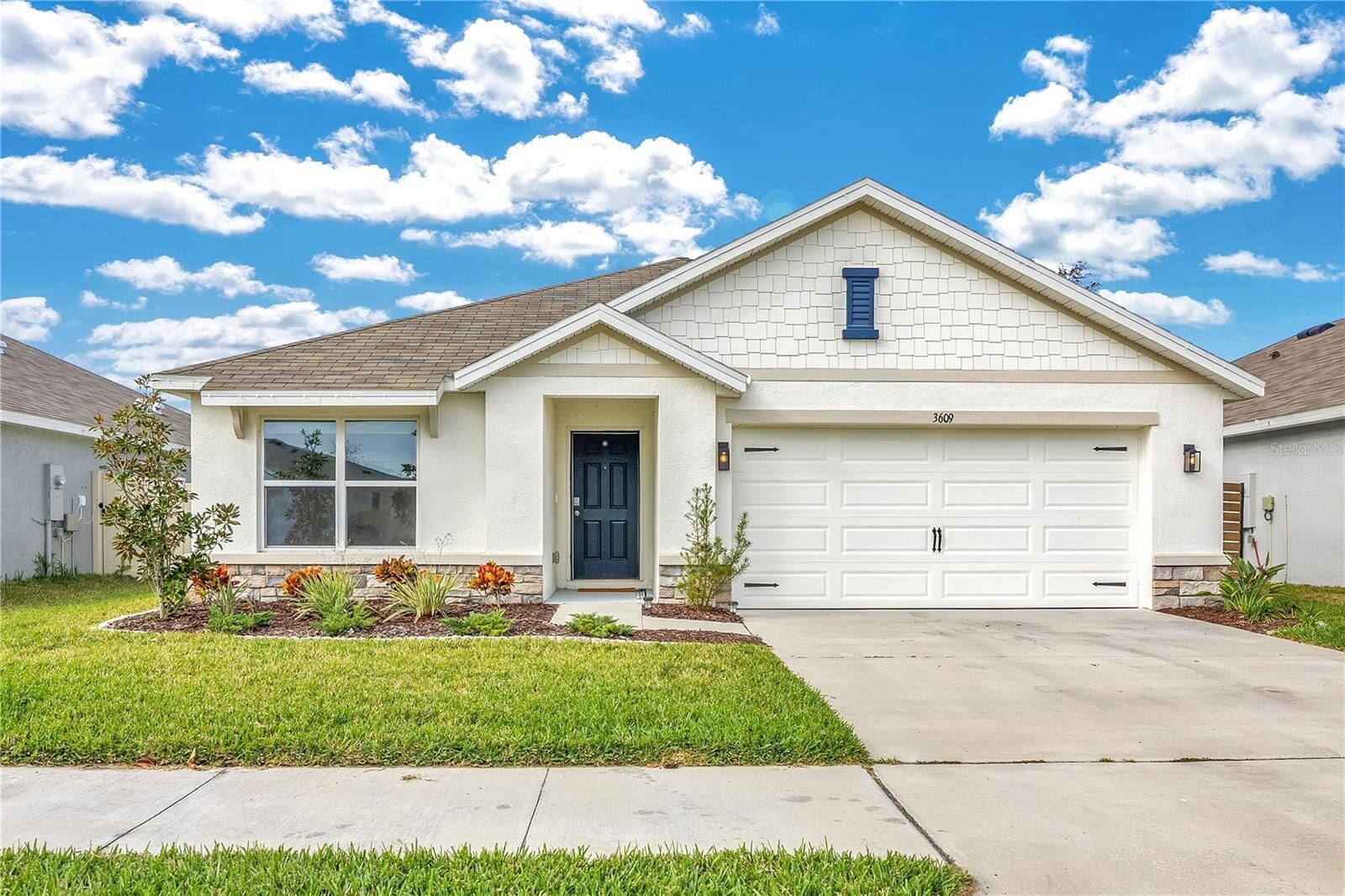 Property Photo:  3609 Forest Path Drive  FL 33565 