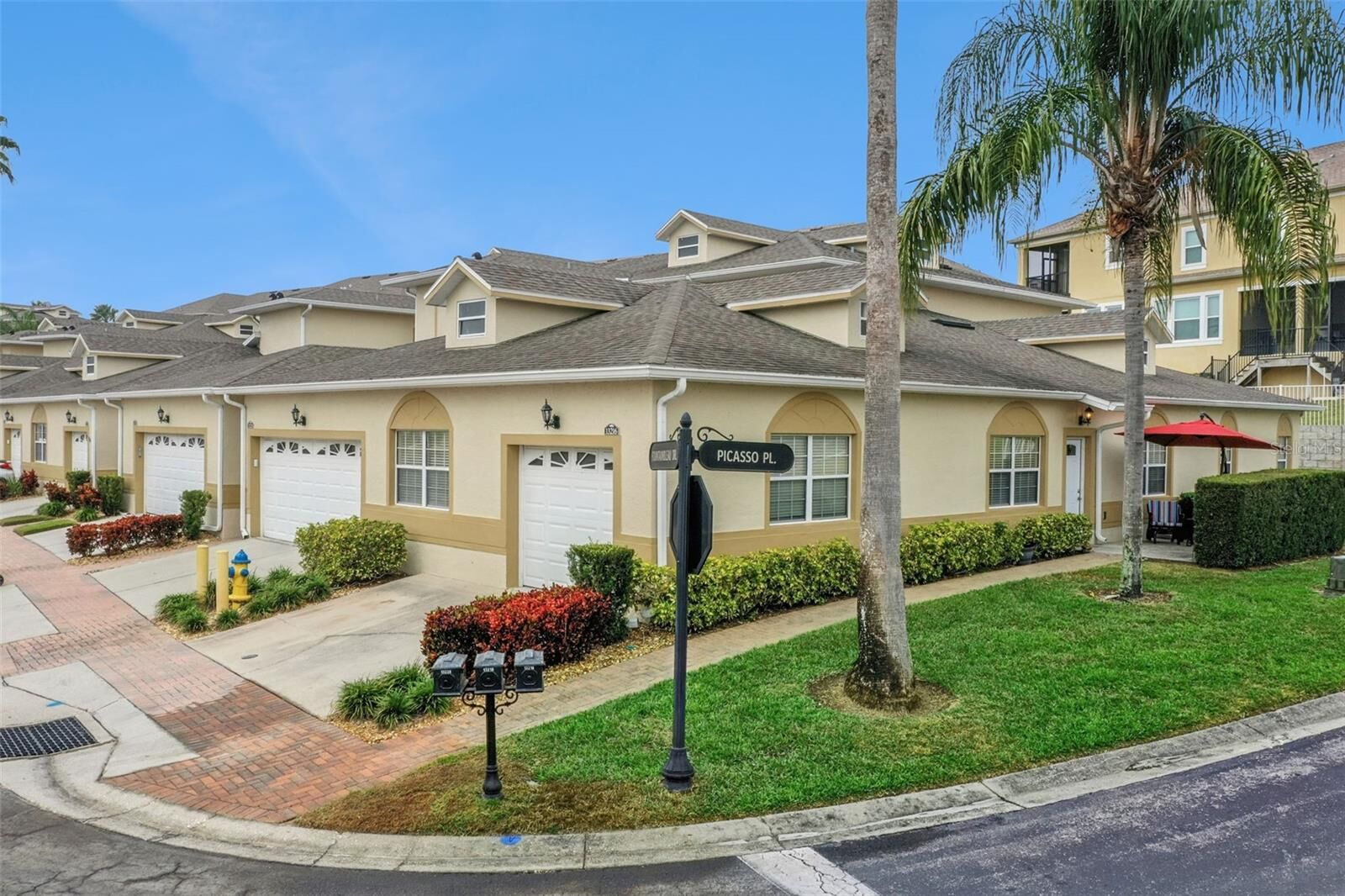 Property Photo:  13216 Fountainbleau Drive  FL 34711 