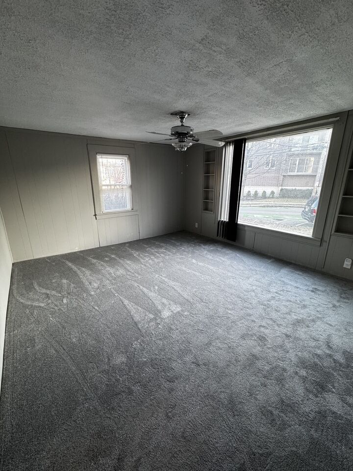 Property Photo:  1488 E Thacker Street 1  IL 60016 