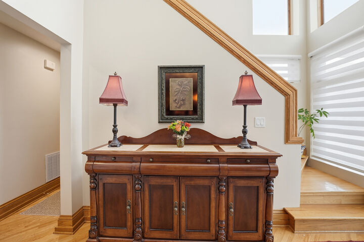 Property Photo: 15 Manchester Lane IL 60126