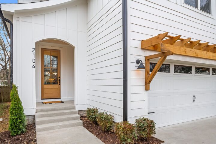 Property Photo:  2104 Sheridan Rd  TN 37206 