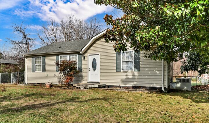 Property Photo: 317 Needmore Ct TN 37040