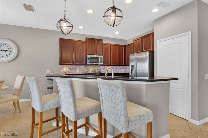 Property Photo:  2502 Blackburn Circle  FL 33991 