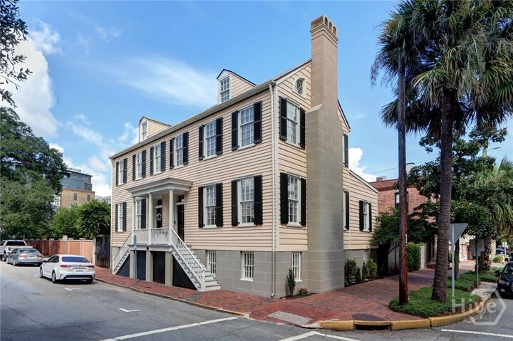 Property Photo: 326 E Bryan Street GA 31401