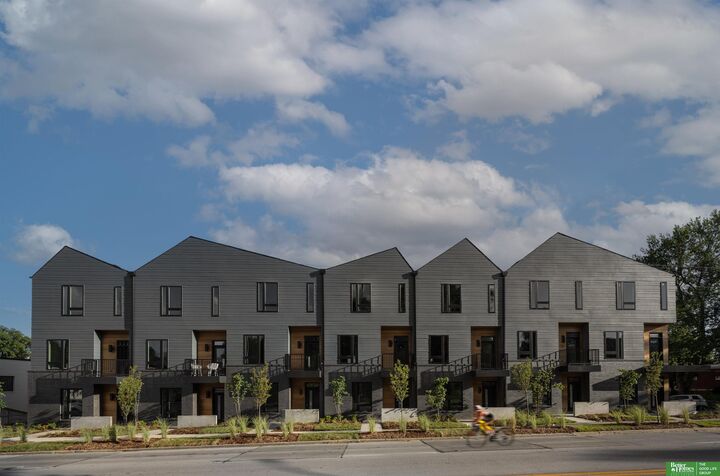 Property Photo:  5321 Elmwood Plaza  NE 68106 