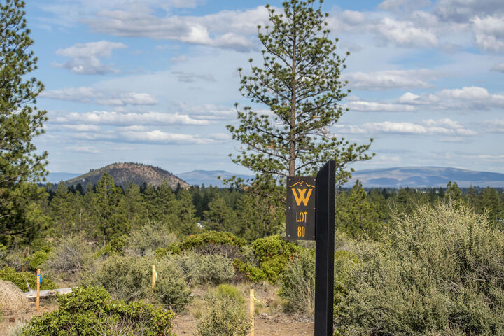 Property Photo:  19121 Horizon View Drive  OR 97703 