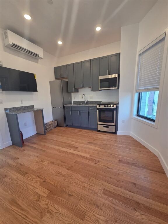 Property Photo:  165 Hawthorne Street 202  MA 02150 