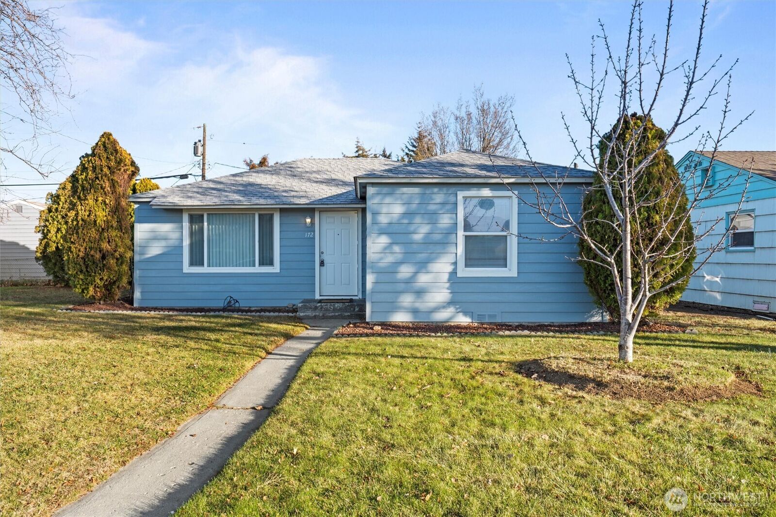 Property Photo:  172  D Street SE  WA 98823 