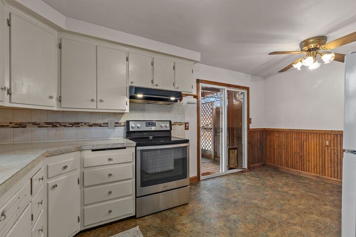 Property Photo:  848 E Glendale Avenue  WI 54911 