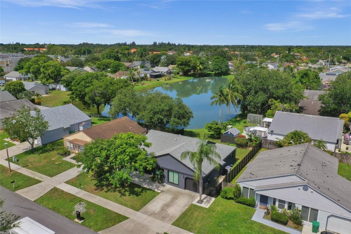 Property Photo:  961 SW 134th Avenue  FL 33325 