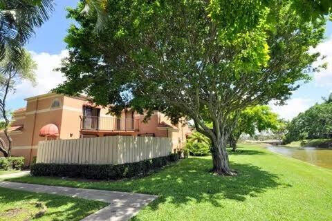 Property Photo:  6152 Seven Springs Boulevard 6152  FL 33463 