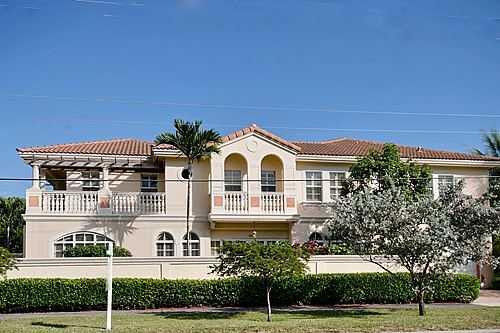 Property Photo:  1500 Bayview Drive 1  FL 33304 