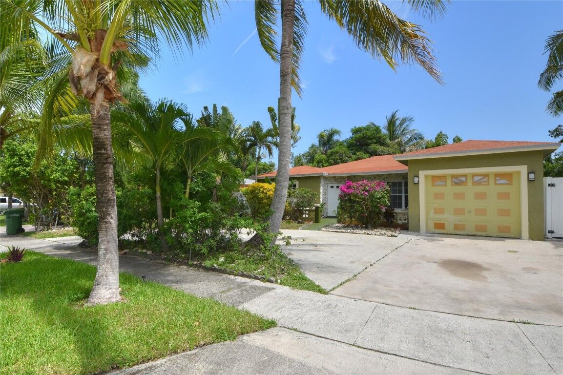 Property Photo:  5385 SW 8th Court  FL 33068 