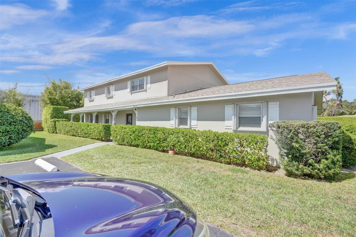 Property Photo:  923 SE 10th Street 3A  FL 33441 