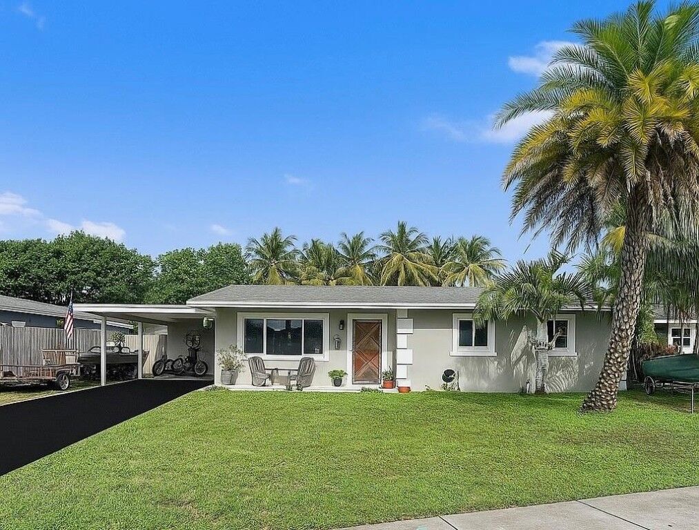 Property Photo:  2251 SW 33rd Avenue  FL 33312 