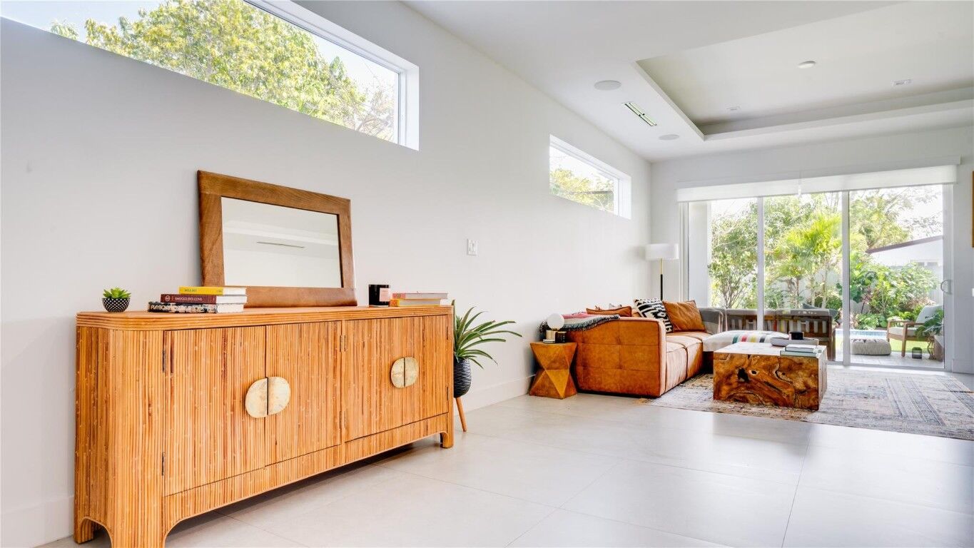 Property Photo:  3524 SW 25th Terrace B  FL 33133 