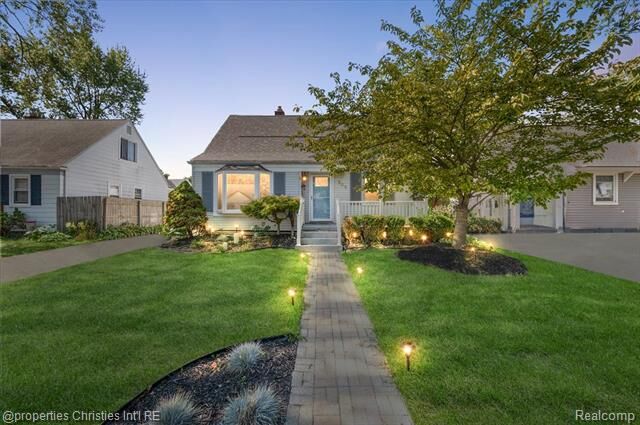 Property Photo:  305 N Kenwood Avenue  MI 48067 